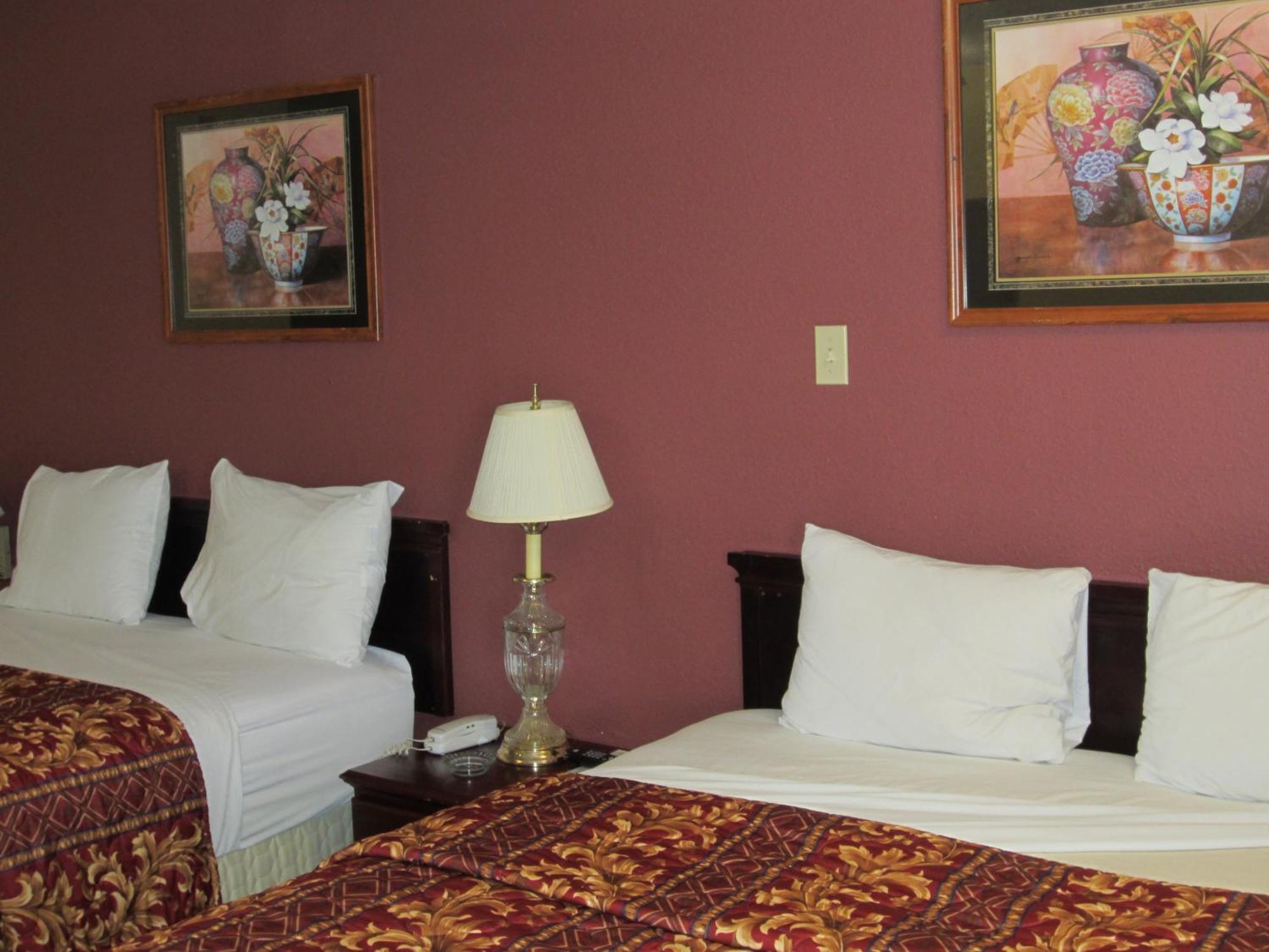 First Western Inn - Fairmont City Bagian luar foto