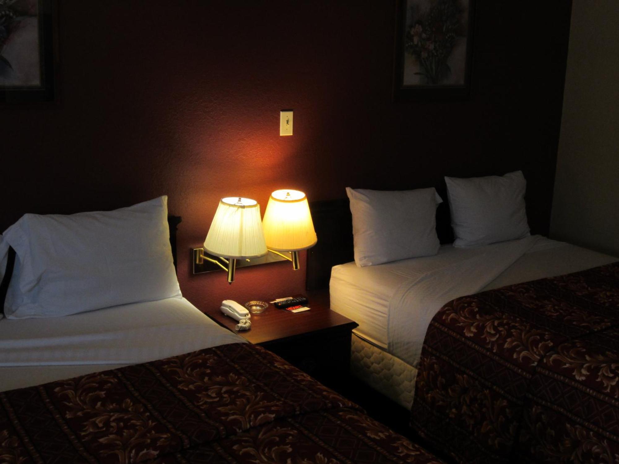 First Western Inn - Fairmont City Ruang foto